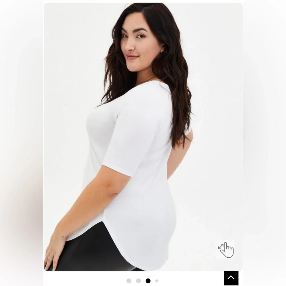 ✨torrid white super soft v-neck favorite tunic tee✨ - Picture 2 of 8